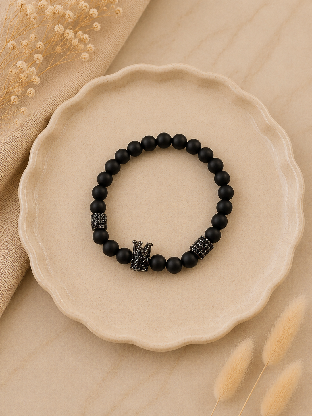 Heren Armband Zwarte Kralen met Kroon Elastisch | By Jule Sieraden