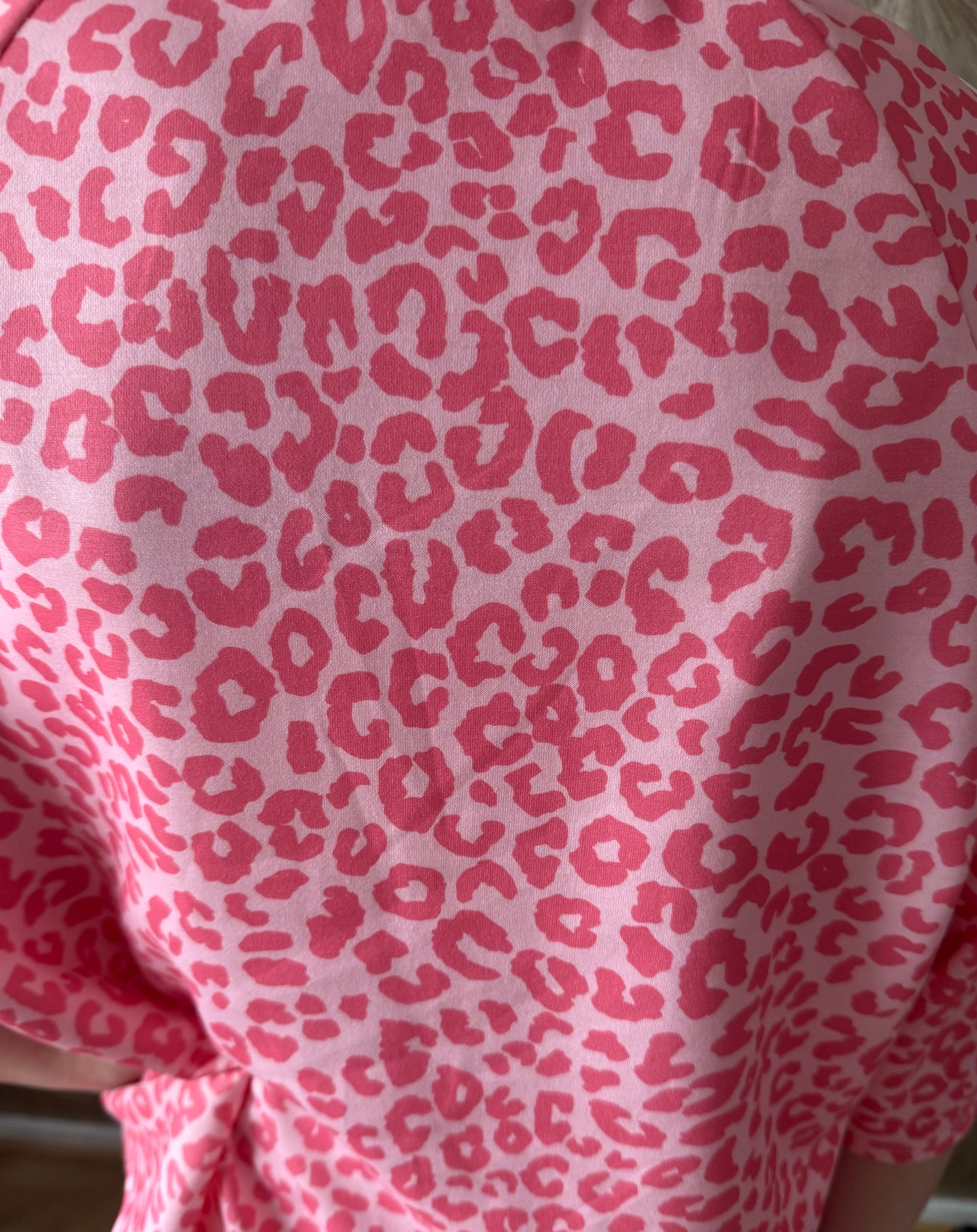 Leopard jogging set roze dames maat 38-44 – comfy zomer set | By Jule Sieraden