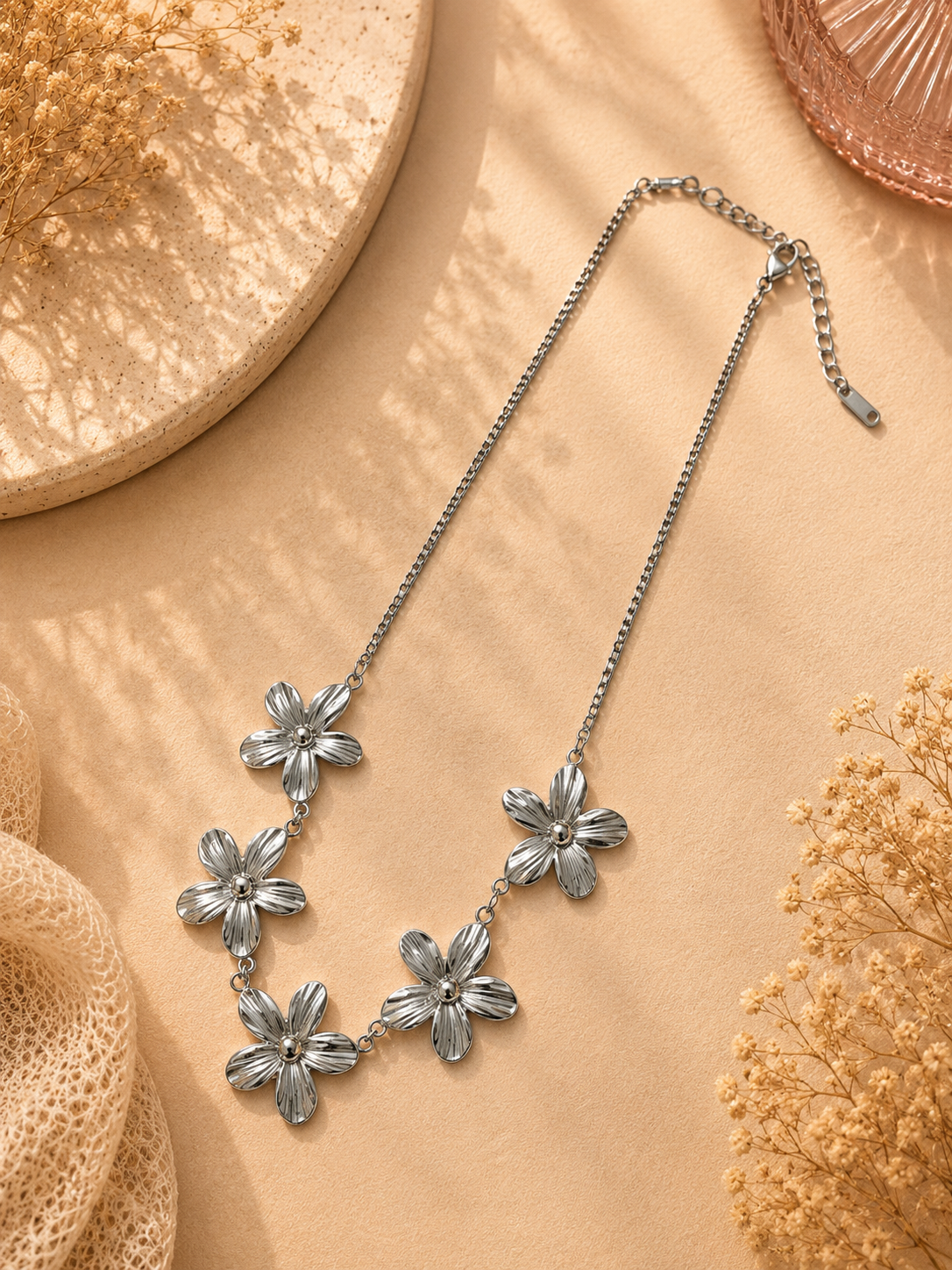 Stainless Steel bloemen ketting zilverkleurig 40-45 cm | By Jule Sieraden
