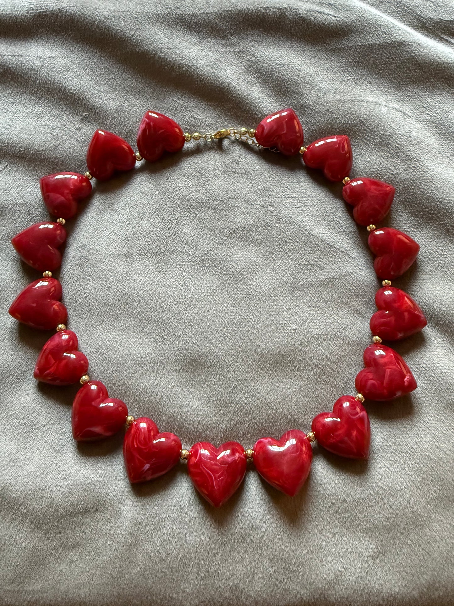 Stainless steel ketting hartjes rood goud 40-45 cm – statement dames ketting