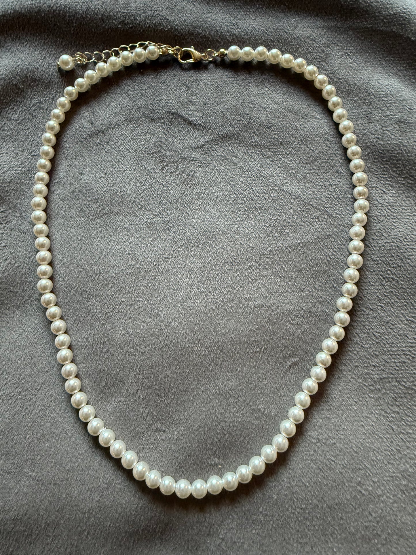 Parelketting 5 mm klassiek wit – 40-45 cm verstelbaar – By Jule Sieraden