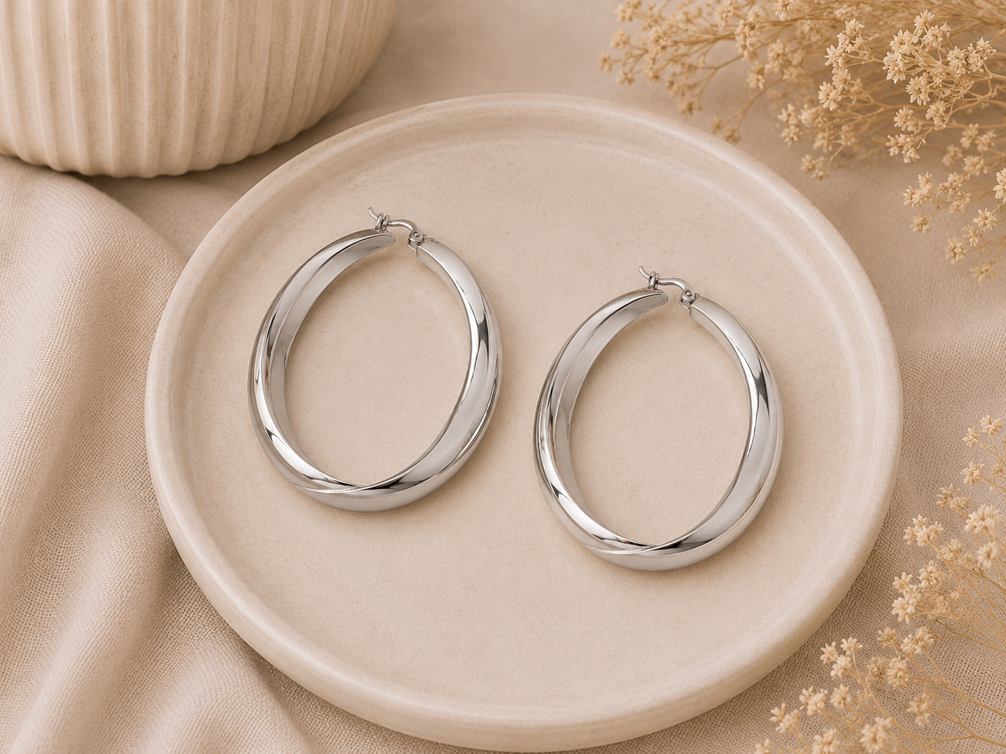 Zilverkleurige Stainless Steel Hoop Oorbellen 50 mm | By Jule Sieraden