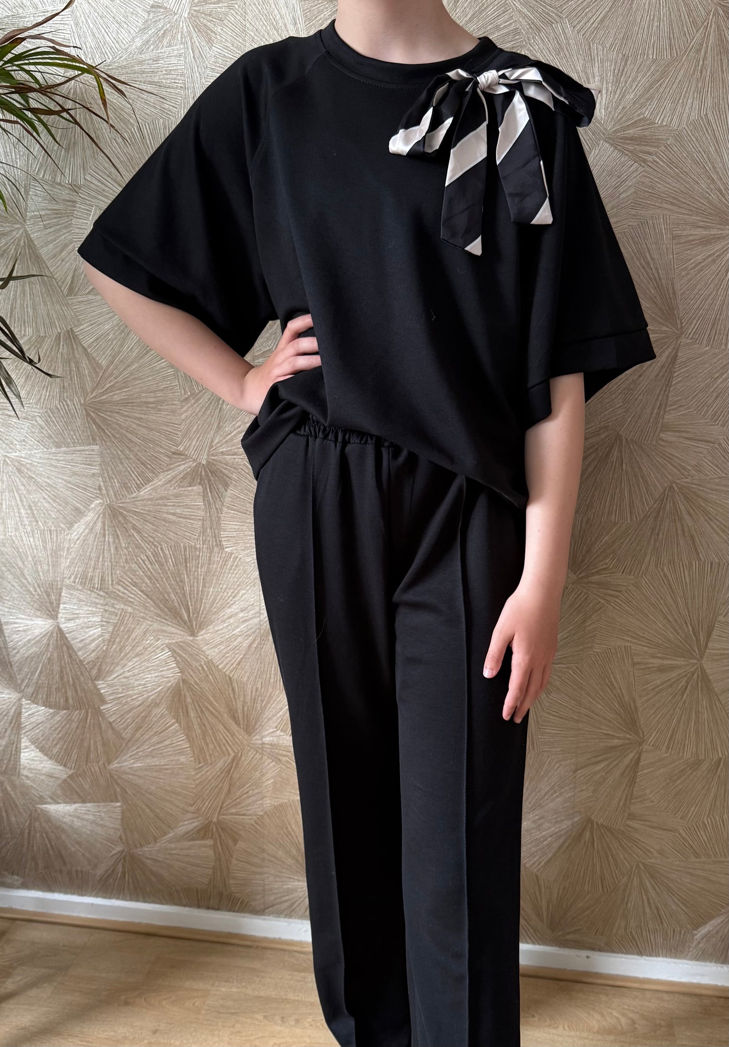 Zwarte 2-Delige Set Dames – Luxe Lounge Set met Strik One Size (36-42)