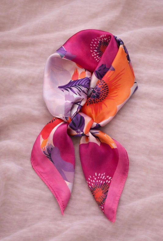 Fuchsia Bloemen Sjaal Satijn Look | By Jule Sieraden