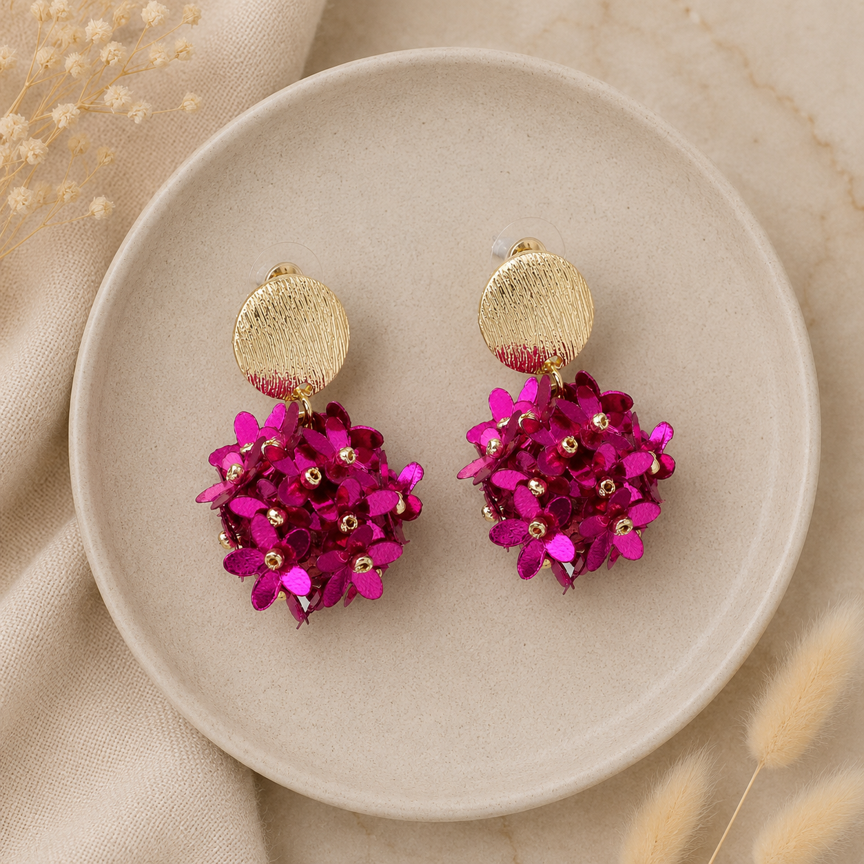 Fuchsia Bloem Oorbellen 4x3cm | By Jule Sieraden