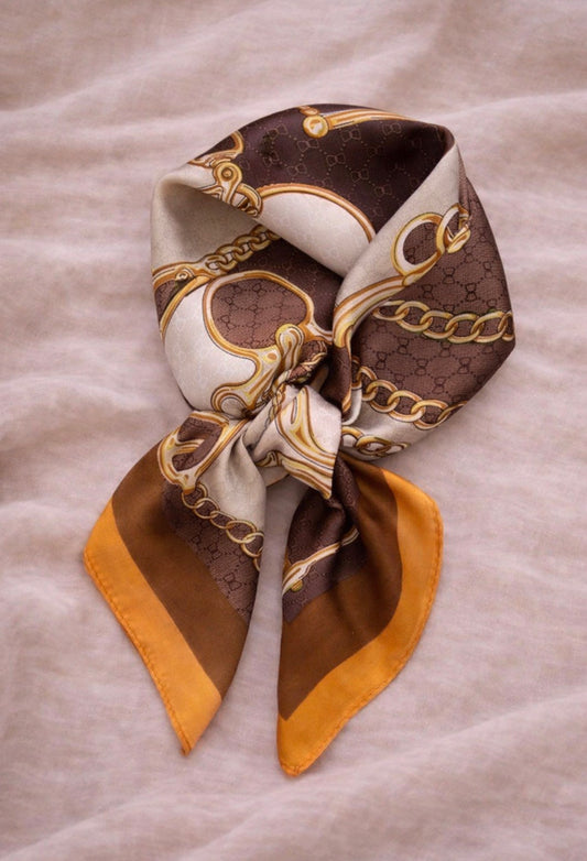 Sjaal Kettingprint Bruin/Beige Satijn Look | By Jule Sieraden