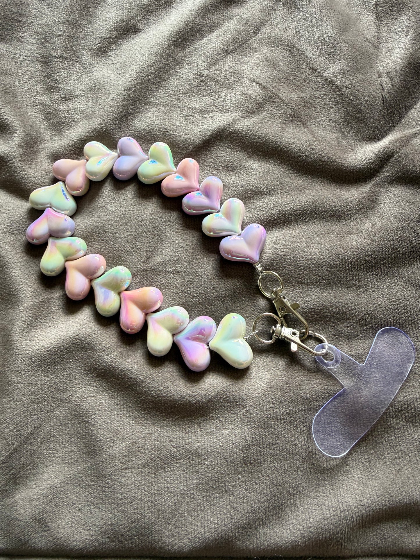 Telefoonketting Hartjes Pastel Parelmoer | By Jule Sieraden