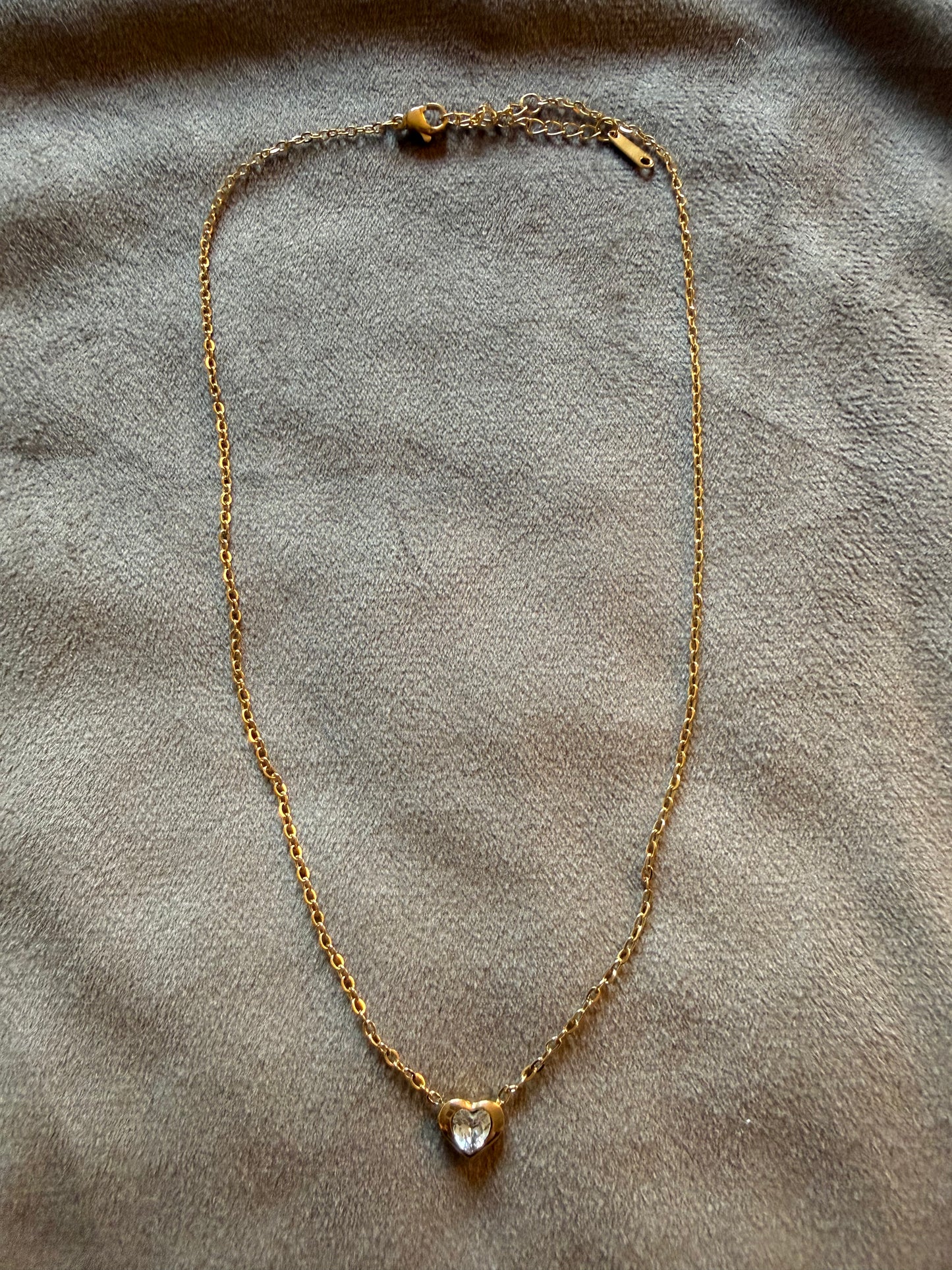 Stainless steel ketting hartje met steentje goudkleurig 40-45 cm – subtiele dames ketting