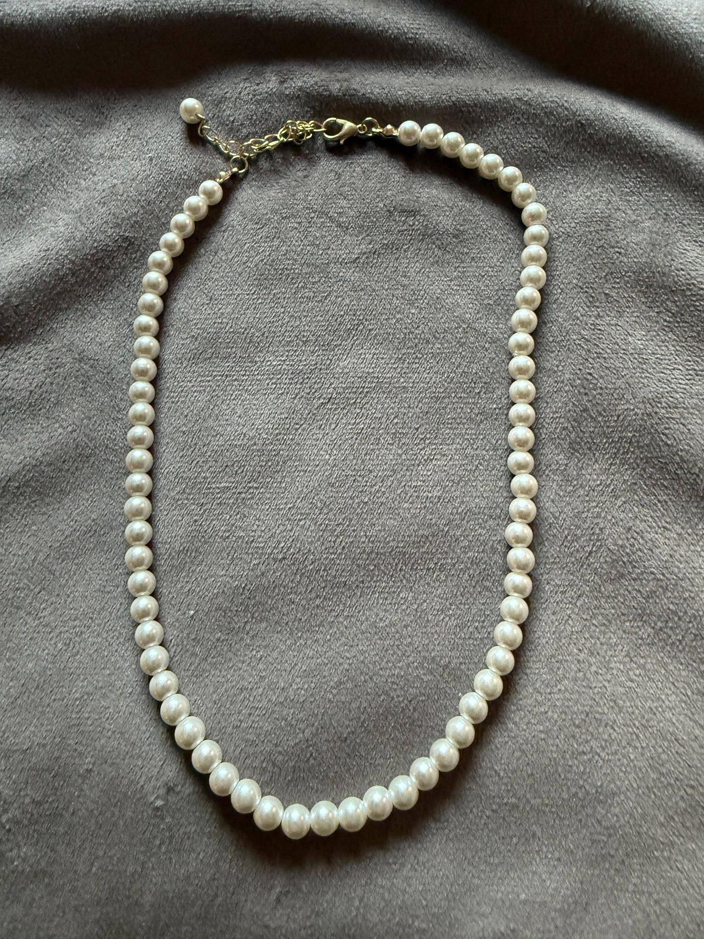 Parelketting 8 mm klassiek wit – 40-45 cm verstelbaar – By Jule Sieraden