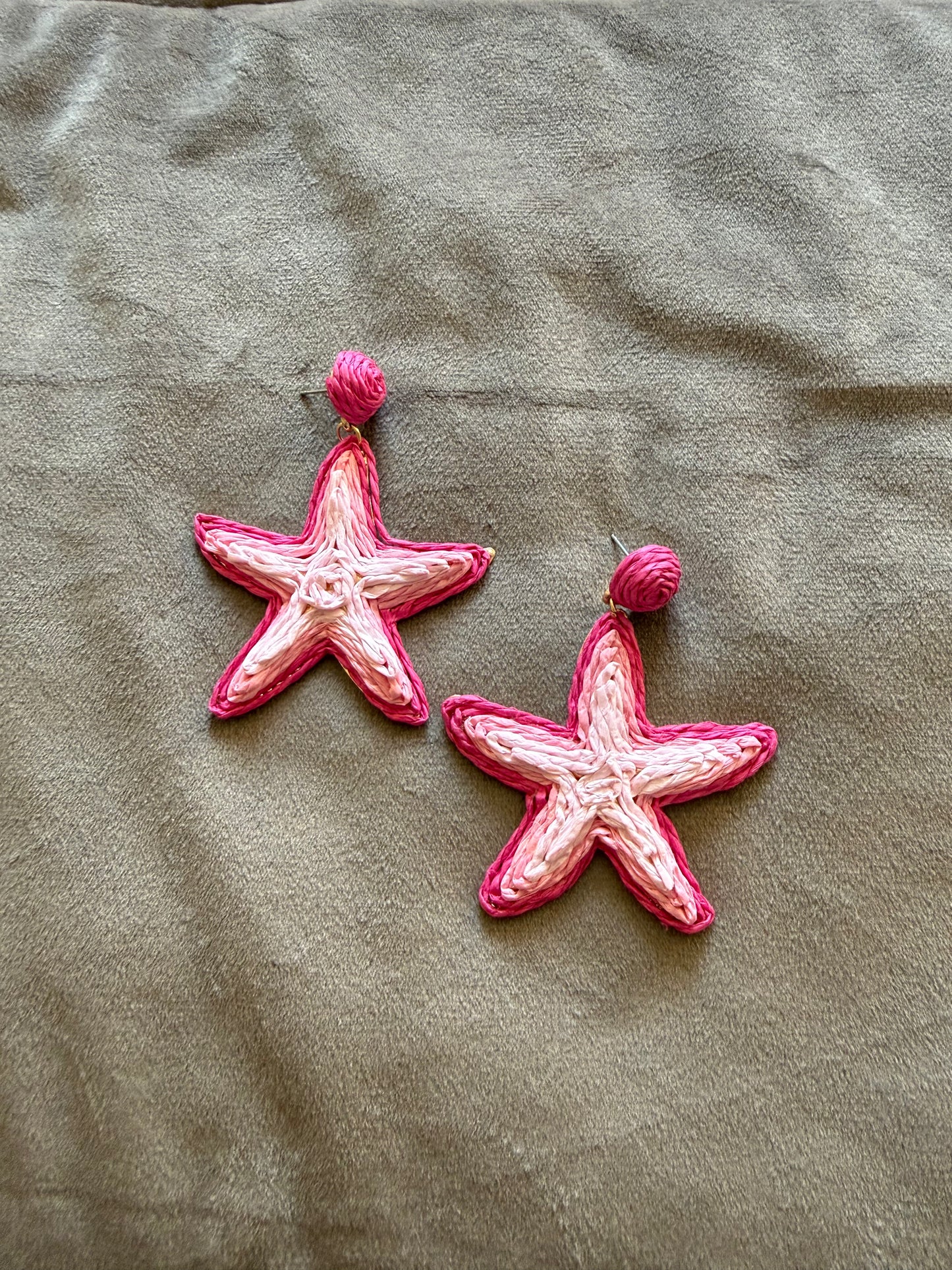 Roze ster oorbellen – statement oorbellen