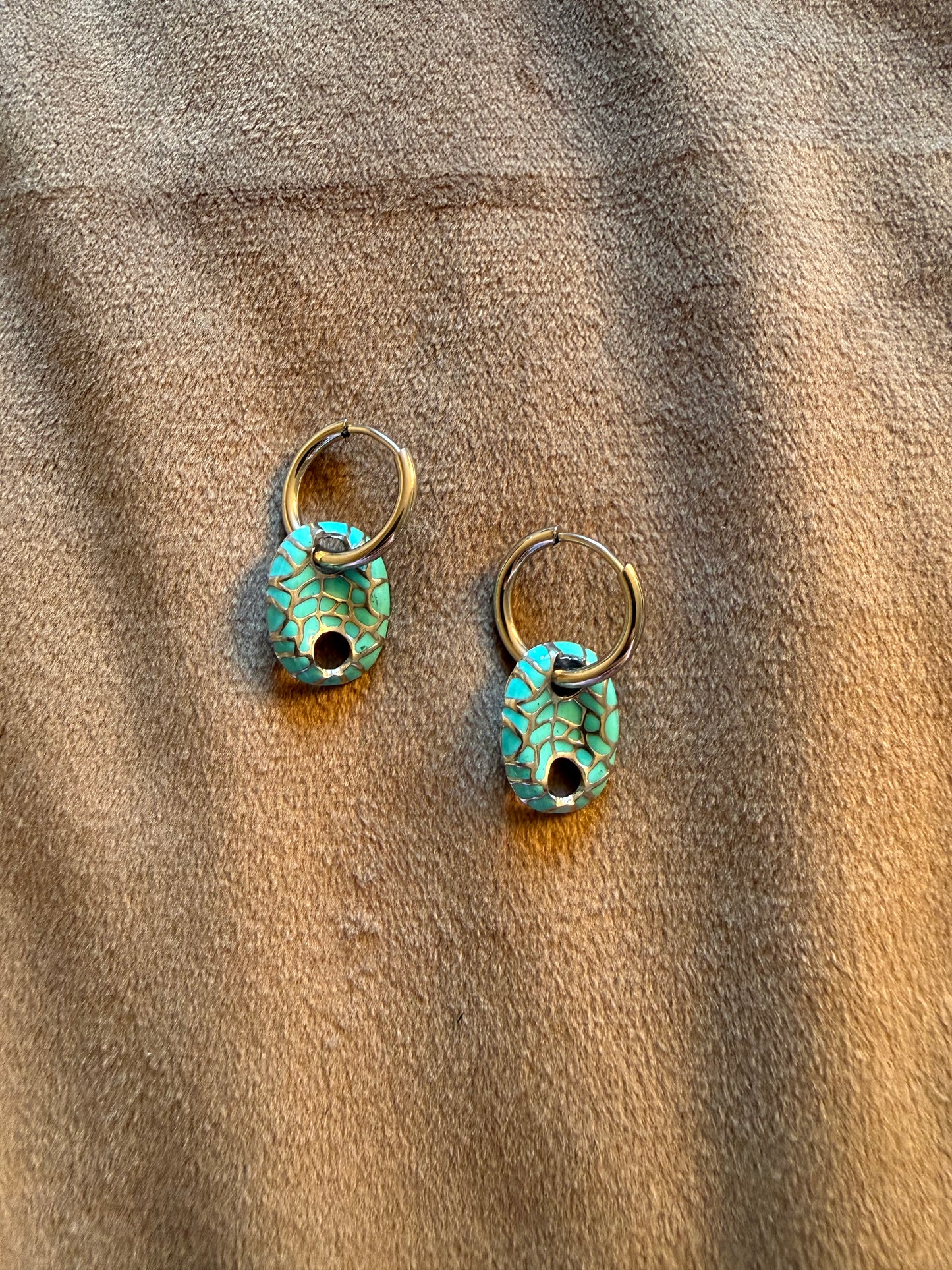 Oorbellen turquoise zilverkleurig stainless steel 3 cm | By Jule Sieraden