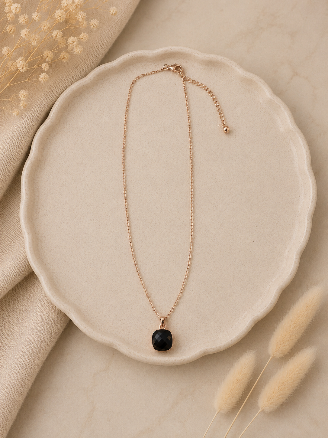 Roségoudkleurige Ketting met Zwarte Steen 40-45cm | By Jule Sieraden