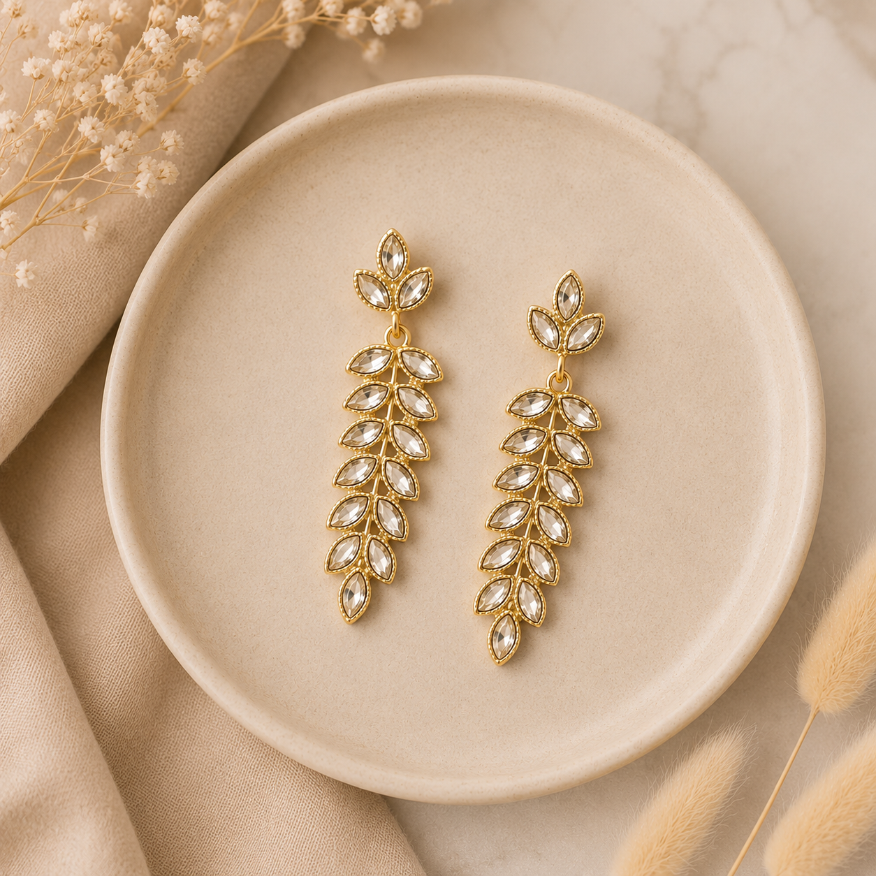 Fashion Oorbellen Met Kristallen 5,5 cm Goudkleurig | By Jule Sieraden